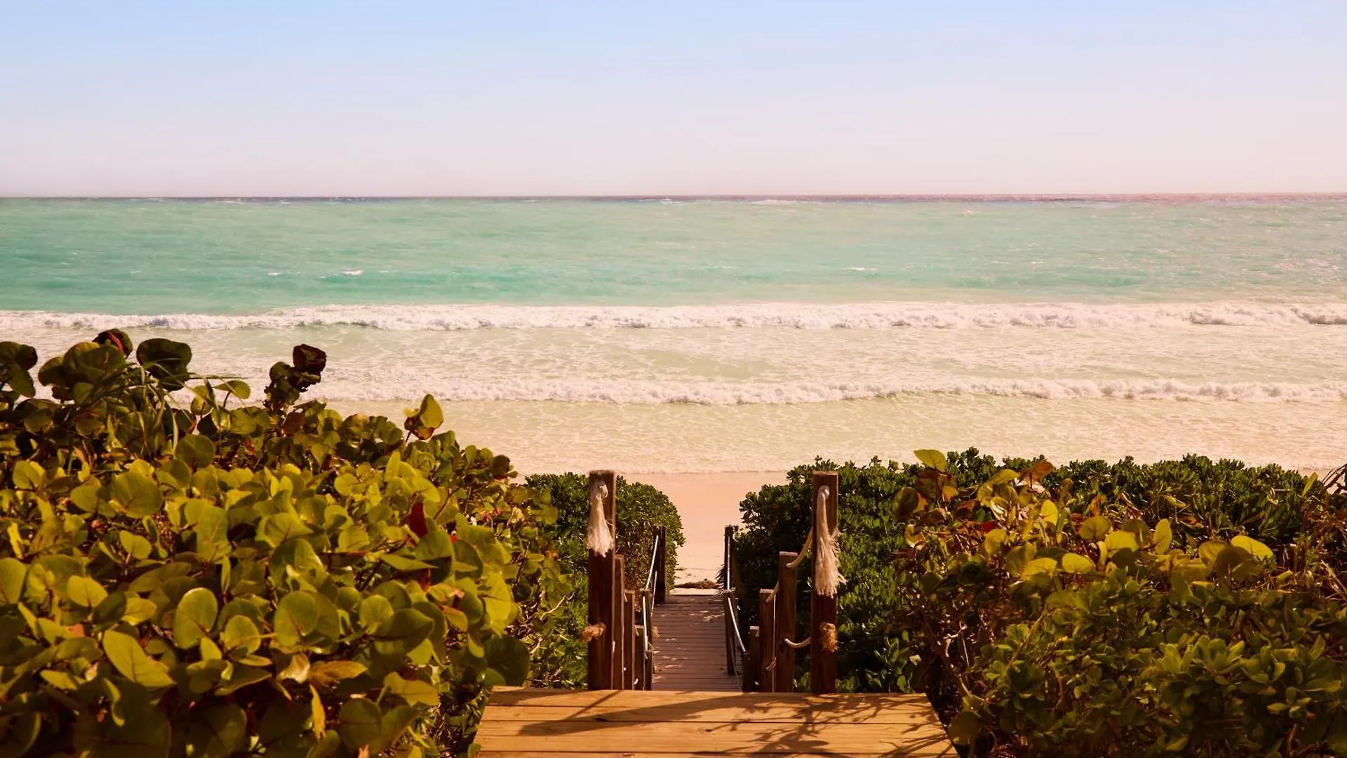Coral Sands Inn & Cottages Dunmore Town 3*,  Μπαχάμες
