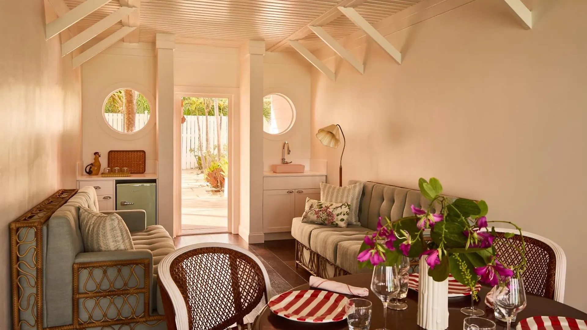 *** Ξενοδοχείο Coral Sands Inn & Cottages Dunmore Town Μπαχάμες