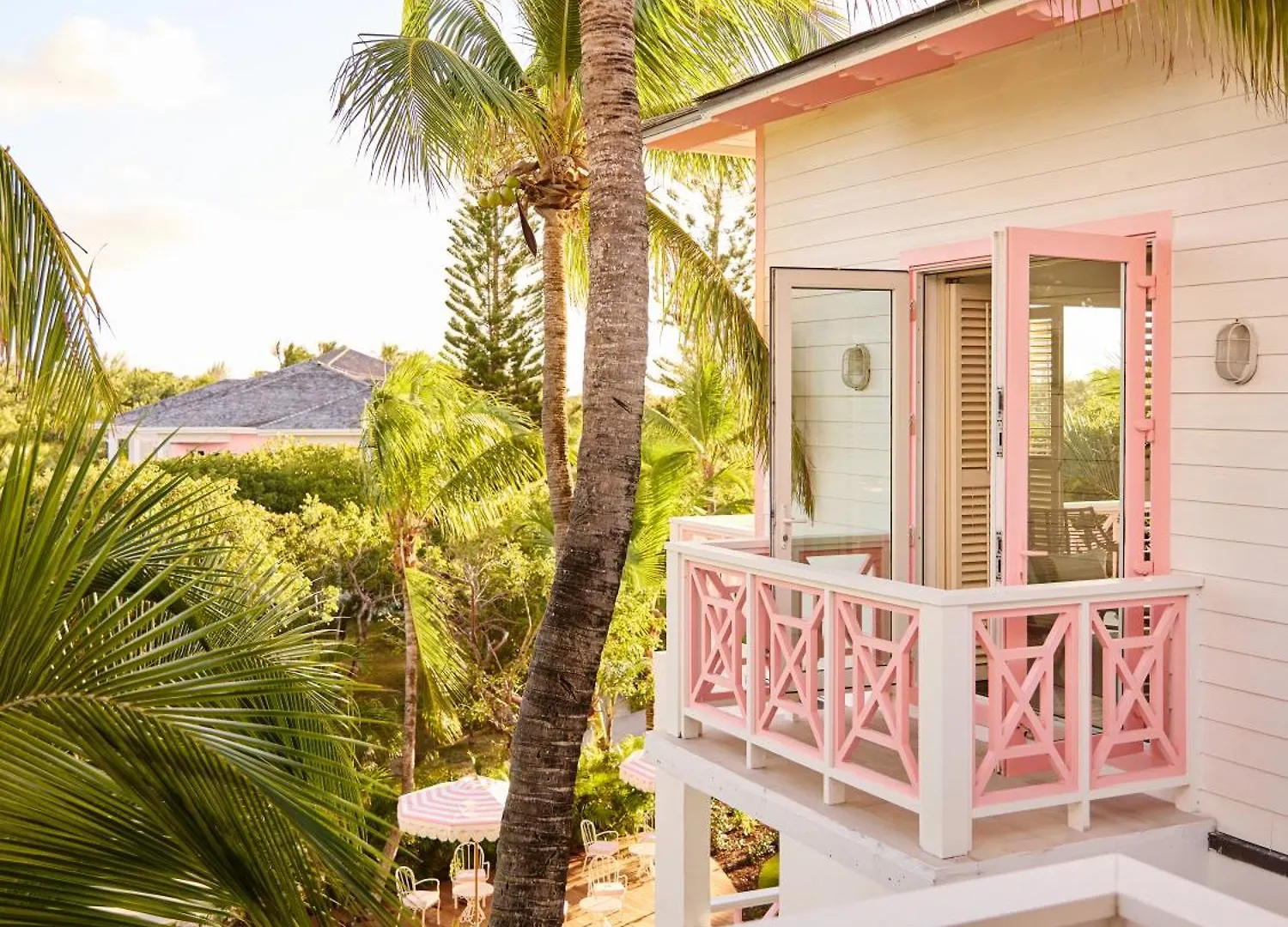 *** Hotel Coral Sands Inn & Cottages Dunmore Town Bahamas