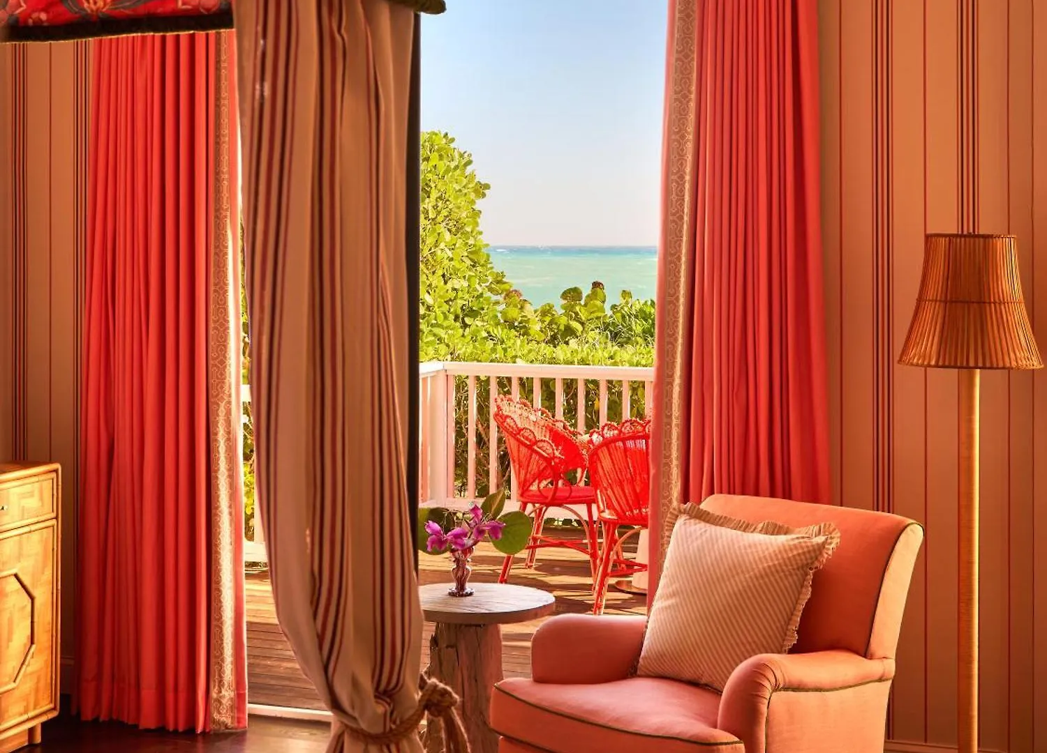 Coral Sands Inn & Cottages Dunmore Town Bahamas