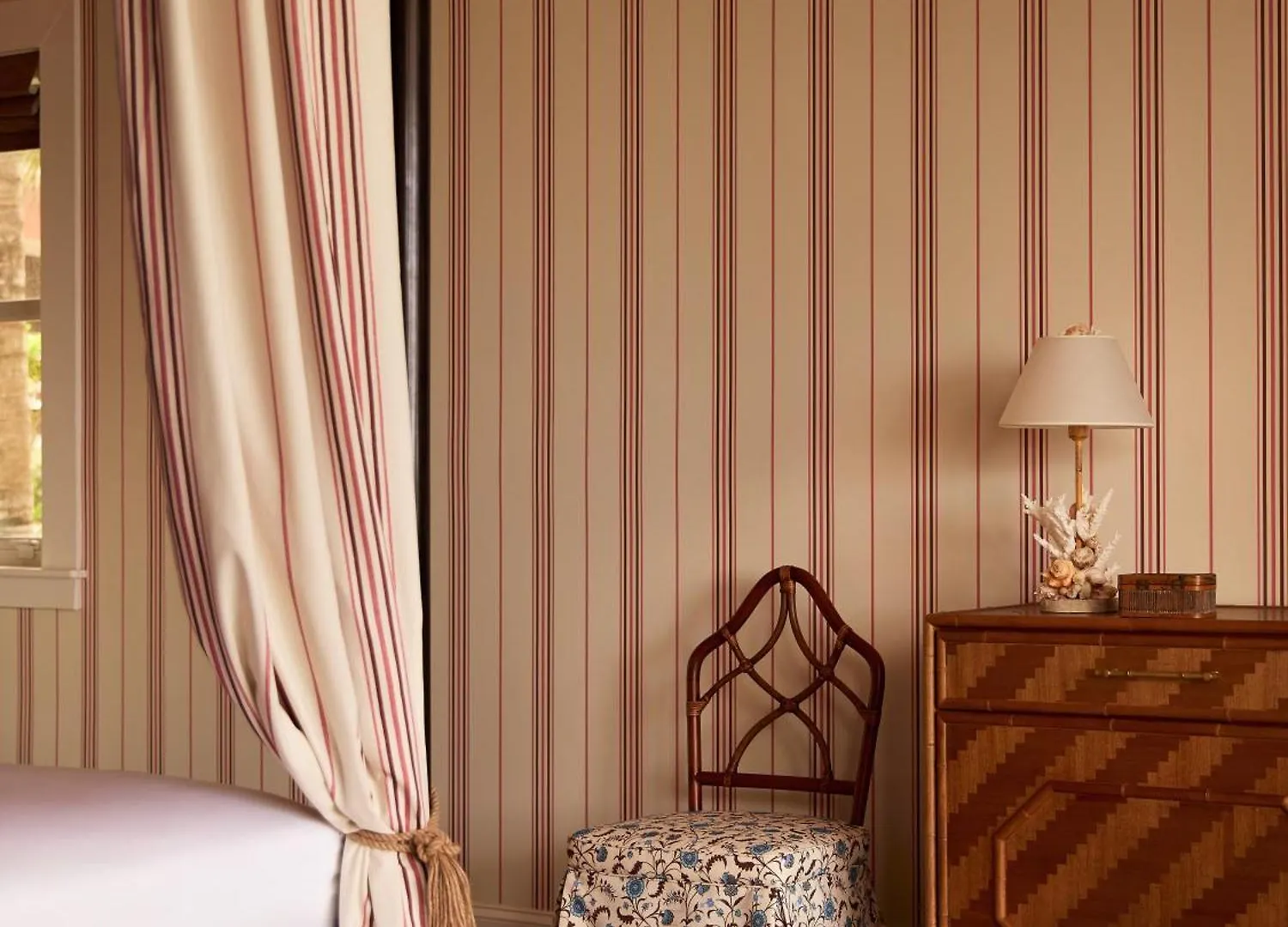 Coral Sands Inn & Cottages Dunmore Town